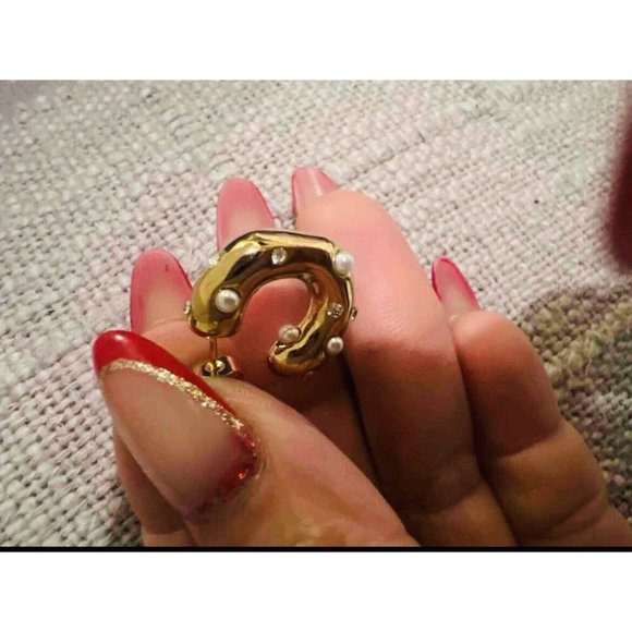 18K Gold Titanium Inlaid Pearls Open Hoop Earrings - Picture 6 of 7